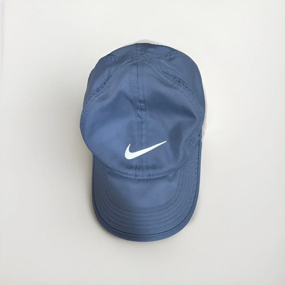 Nike Dri FIT Unstructured Featherlight Cap Ball Golf Hat Light Blue Strap Back